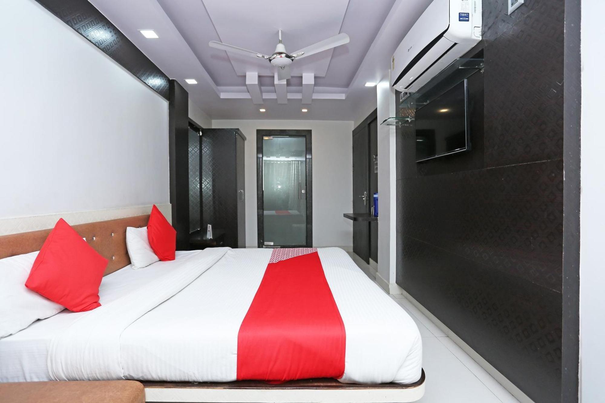 Collection O 3995 Hotel Shree Kishan Palace Bhopal Buitenkant foto