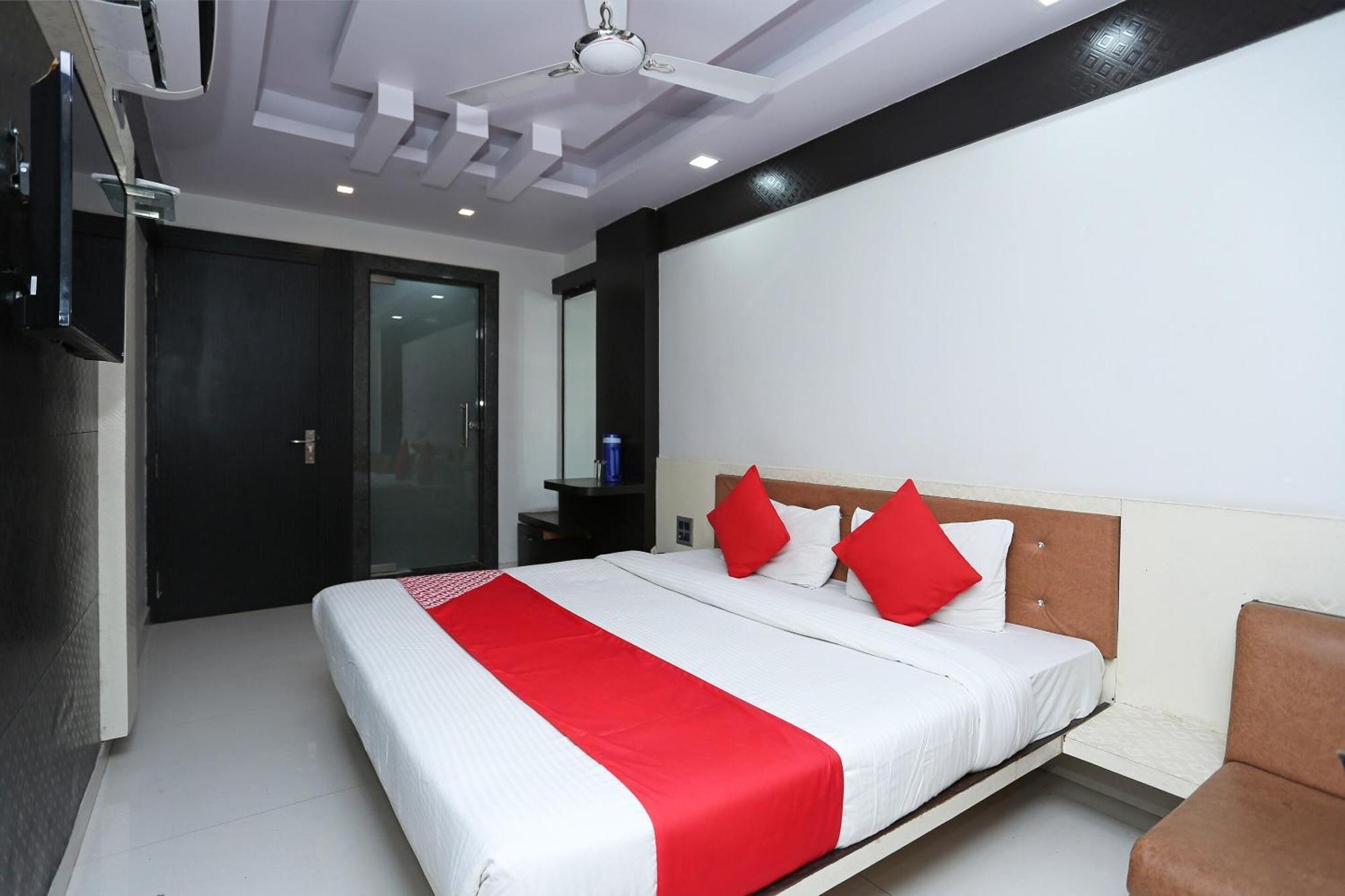 Collection O 3995 Hotel Shree Kishan Palace Bhopal Buitenkant foto